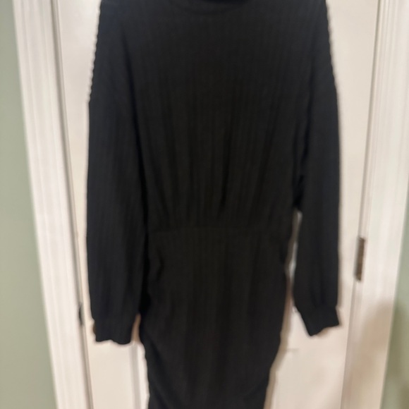 Elegant Black Turtleneck Dress - Picture 2 of 2